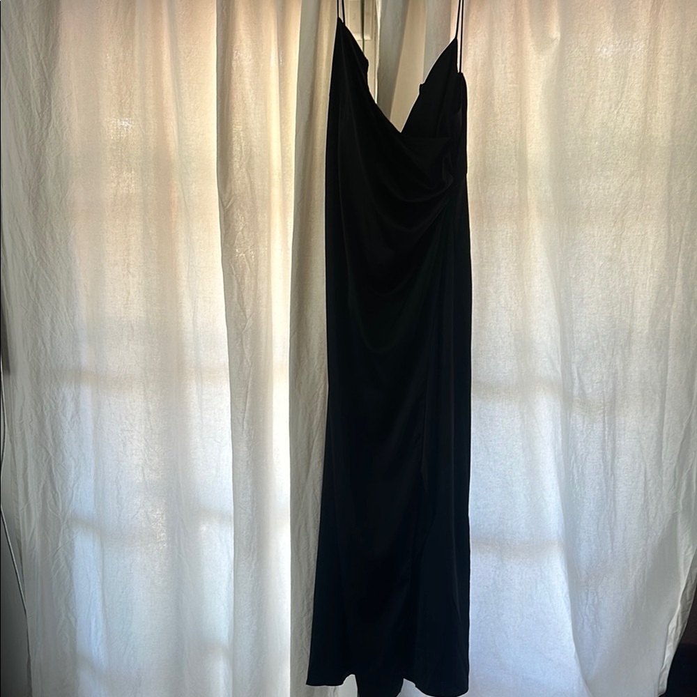Elegant Black Maxi Dress